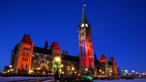 2013-12-22_EN-CA10852077755_Christmas-Lights-on-the-Parliament-Buildings-Peace-Tower-Parliament-Hill-Ottawa.jpg