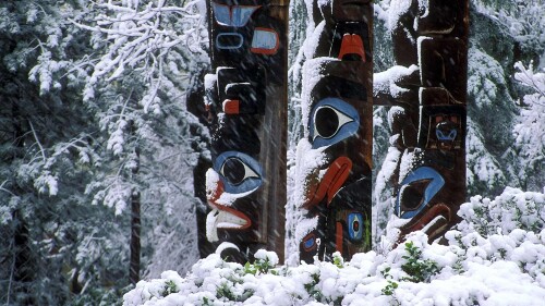 2014-01-19_EN-CA10827068654_Totems-of-Thunderbird-Park-in-winter-Victoria-Vancouver-Island-British-Columbia_1920x1080.jpg