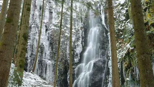 Burgbachwasserfall.jpg