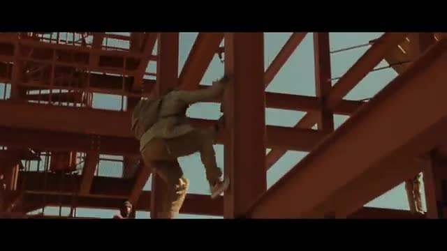 Casino-Royale---Parkour-Chase.mp4