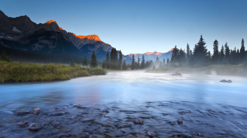 Elk-River-in-the-East-Kootenays-of-British-Columbia-Canada.jpg