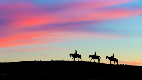 Horseback-riders-in-the-Santa-Monica-Mountains-California-USA.jpg