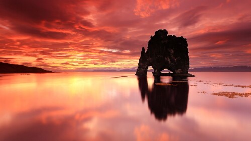 Hvitserkur-rock-Vatnsnes-peninsula-Iceland.jpg