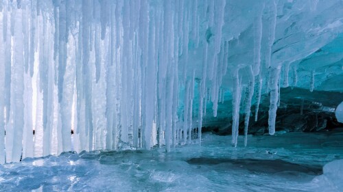 LakeSuperiorIcicles.jpg