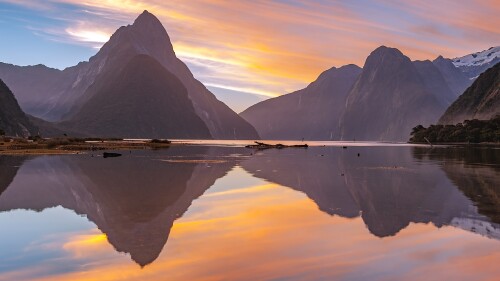 Landscape-of-high-mountain-glacier-at-Milford-Sound-South-Island-New-Zealand.jpg