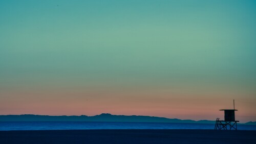 Lifeguard-sunsets-Venice-Beach-California-USA.jpg