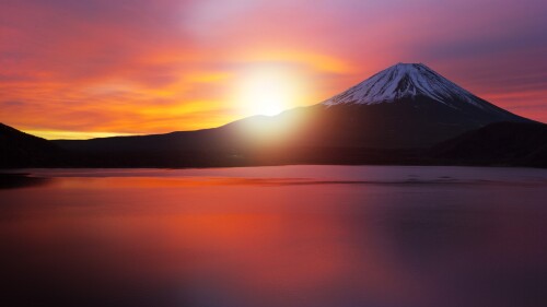 Mount-Fuji-at-sunrise-Japan.jpg