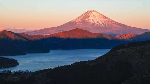 Mount-Fuji-in-the-morning-sun-view-from-Taikanzan-Hakone-machi-Kanagawa-Japan.jpg