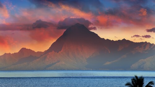 Mountain-Orohena-at-sunset-Tahiti-French-Polynesia.jpg