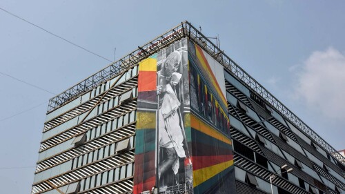 Mural-of-Gandhi-by-Eduardo-Kobra-Churchgate-Railway-Station.jpg