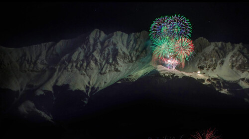 New-Years-Eve-fireworks-in-the-Nordkette-mountain-range-Austria.jpg