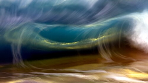 Ocean-wave-blurred-by-motion-Hawaii-USA.jpg