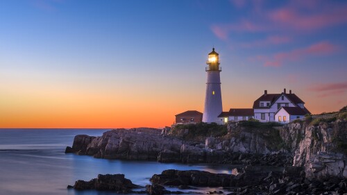 Portland-Head-Light-lighthouse-in-Cape-Elizabeth-Maine-USA.jpg