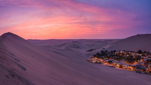 Sand-dunes-near-oasis-Huacachina-Peru.jpg