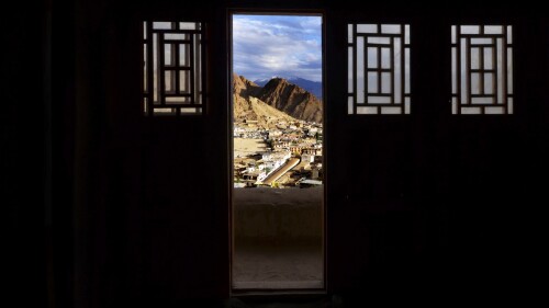 Sneak-Peek-on-Leh-through-the-doorway-in-Leh-Ladakh-Jammu-and-Kashmir-India.jpg