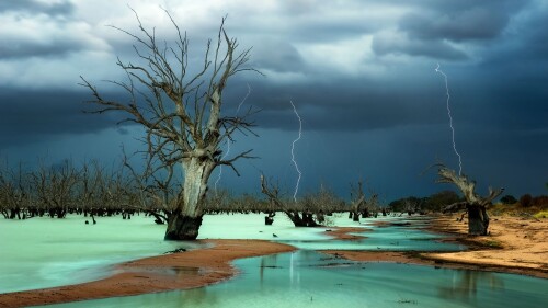 Storm-clouds-above-Menindee-Lakes-New-South-Wales-Australia.jpg