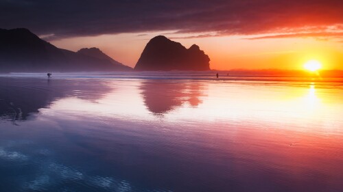 Sunset-at-Piha-beach-Auckland-New-Zealand.jpg