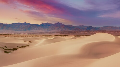 Sunset-over-Mesquite-Dunes-in-Death-Valley-Stovepipe-Wells-California-USA.jpg