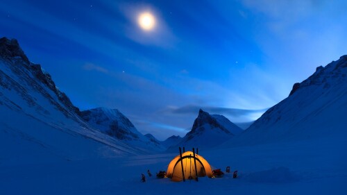 Tent-under-the-night-sky-in-snow-covered-Lapland-near-Nallo-Sweden.jpg