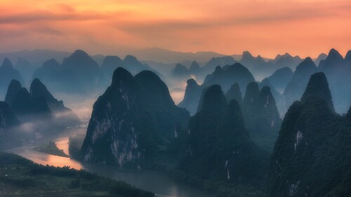 The-dawn-at-Xianggang-hill-with-view-of-the-Li-River-Yang-Shuo-Guangxi-China.jpg