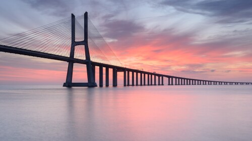 Vasco-da-Gama-Bridge-over-Tagus-River-in-Lisbon-at-sunrise-Portugal.jpg