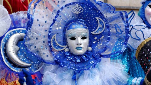 Venetian-mask-in-Mayenne-for-Mardi-Gras-Loire.jpg