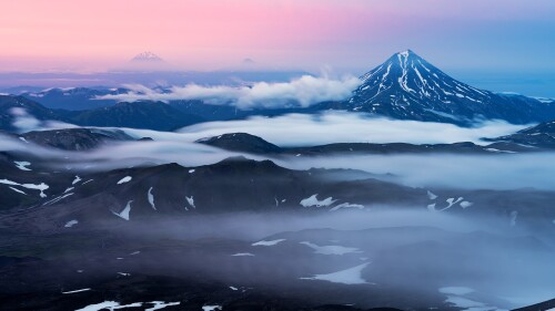 Vilyuchik-Vilyuchinsky-volcano-southern-part-of-Kamchatka-Peninsula-Russia.jpg