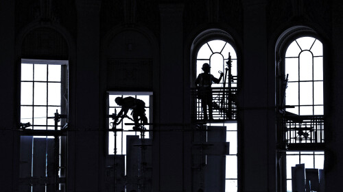 Workers-restoring-the-rotunda-of-the-US-Capitol-in-Washington-DC.jpg